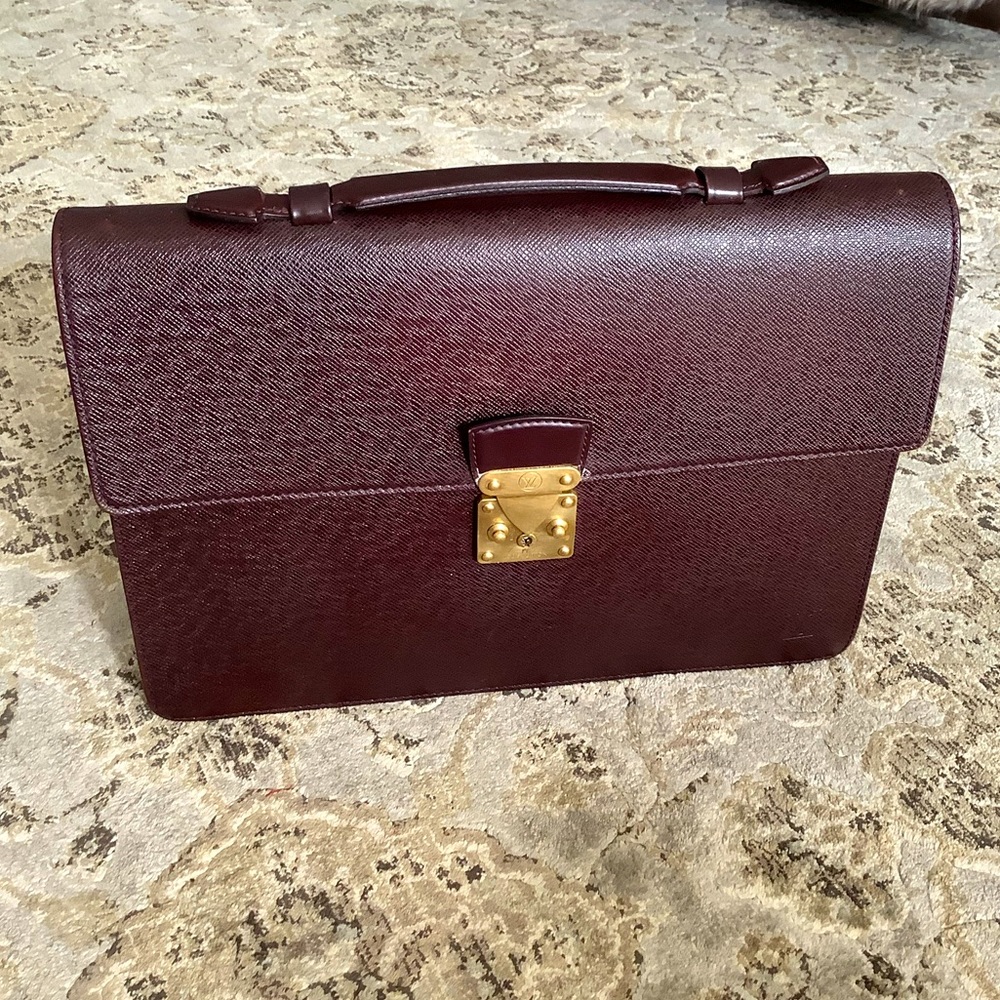Authentic Louis Vuitton business bag 💼